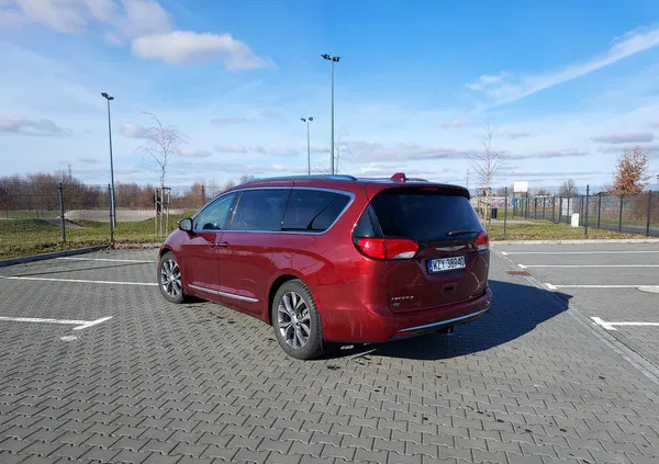 Chrysler Pacifica cena 109000 przebieg: 115000, rok produkcji 2017 z Żyrardów małe 79